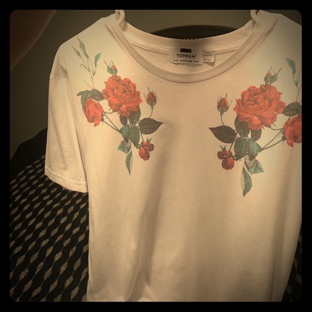 Top man rose T-shirt